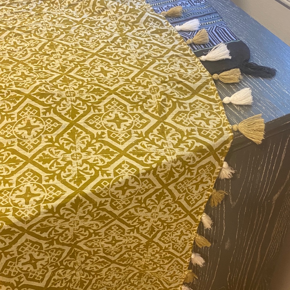 Bohemian Green and White Tasseled Scarf